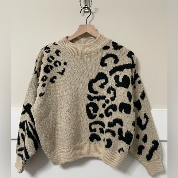 Topshop Cream & Black Animal Print Sweater Size 0-2 - Picture 3 of 8